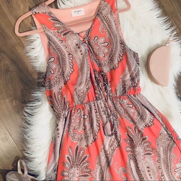 EVERLY Peach Paisley Dress - Picture 2 of 6